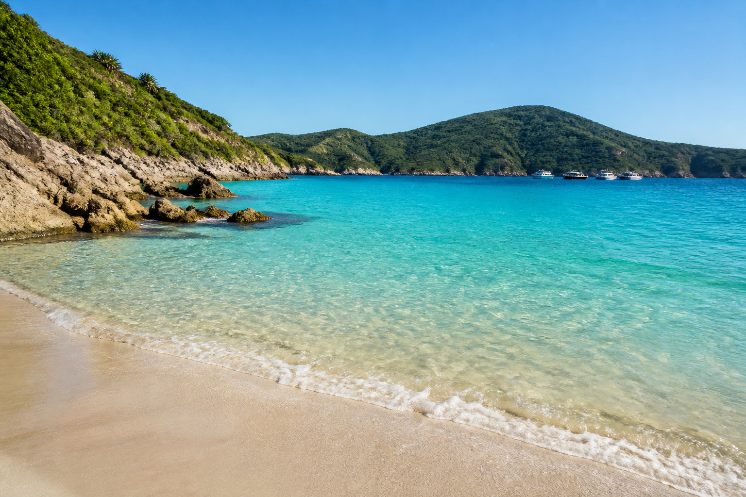 Paisagem costeira inspirada em Arraial do Cabo